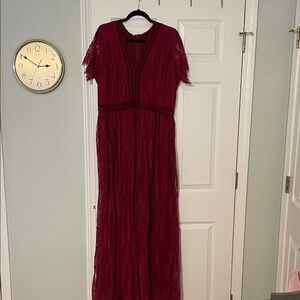 Chic Wine Lace Maxi Dress
